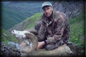 Karl Anderson of Wilbraham, MA with his last chance Dall Ram